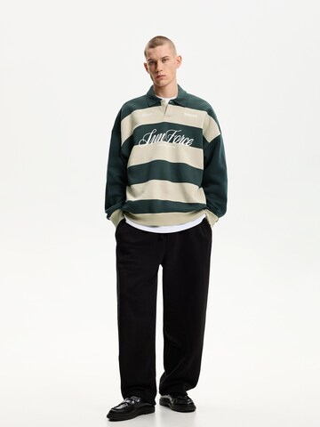 Bershka Mikina – zelená: přední strana