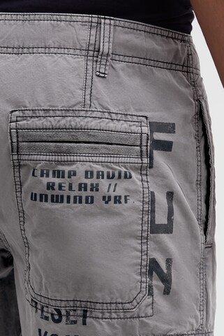 CAMP DAVID Regular Cargo Pants in Blue