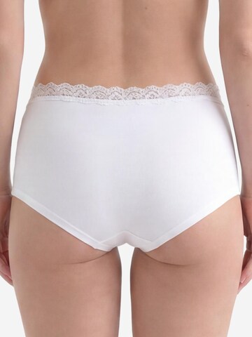 Nina von C. Boyshorts 'Slipboutique' in White