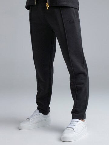 Tapered Pantaloni di SikSilk in nero