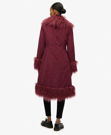 Manteau mi-saison 'Afghan' Superdry en rouge