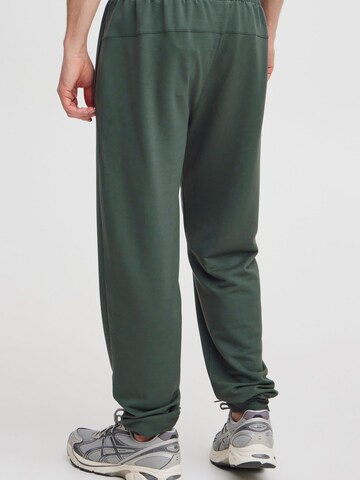 Tapered Pantaloni 'Braidy' di North Bend in grigio