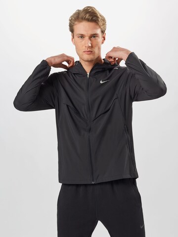 NIKE - Chaqueta deportiva en negro: frente