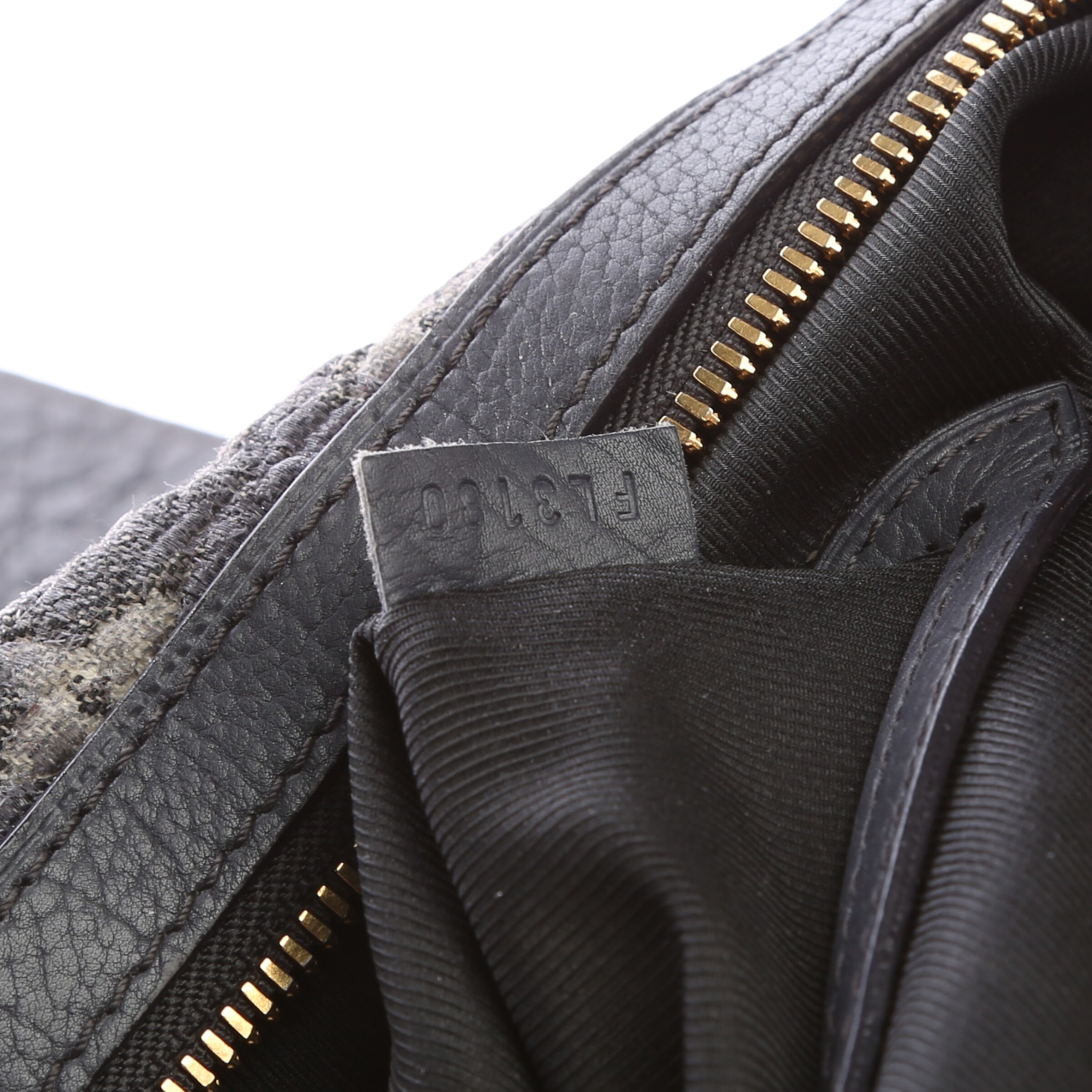 Louis Vuitton Handtasche One Size in Grau