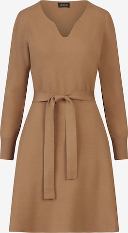 APART Knitted dress in Brown: front
