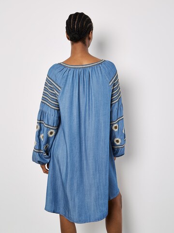 Apricot Jurk in Blauw