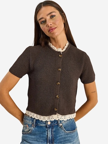 Cardigan Bianco Lucci en marron