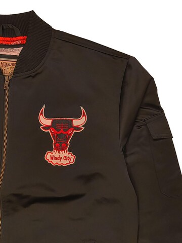Mitchell & Ness Between-Season Jacket 'Chicago Bulls' in Black