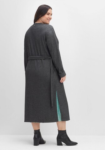 SHEEGO Strickjacke in Grau