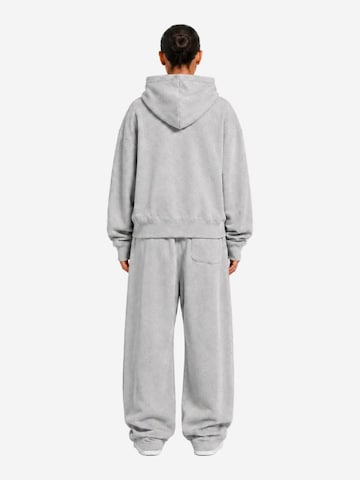 Veste de survêtement 'Zip Hoodie - Grey Melange' 4thD en gris