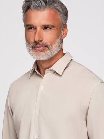 Coupe regular Chemise business Ombre en beige