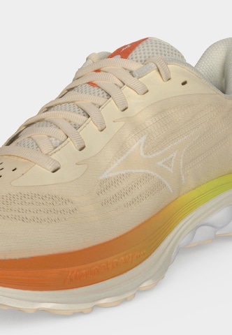 Chaussure de course 'WAVE SKYRISE 7' MIZUNO en beige