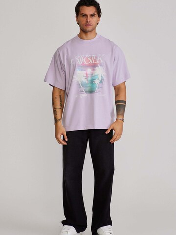 Maglietta 'Graphic' di SikSilk in lilla