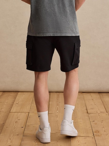 DAN FOX APPAREL Regular Shorts 'Jaron' in Schwarz