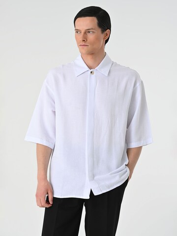 Antioch Comfort fit Button Up Shirt in White: front
