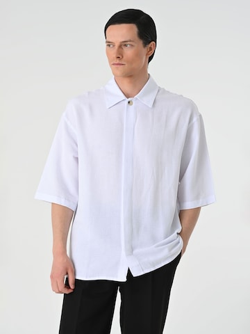 Fit confort Chemise Antioch en blanc : devant