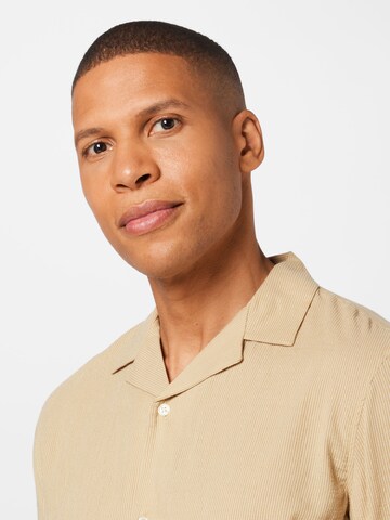 Club Monaco - Regular Fit Camisa em bege