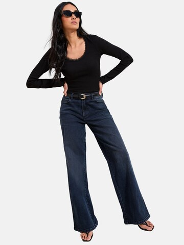 Maglietta di Friends Like These in nero: frontale