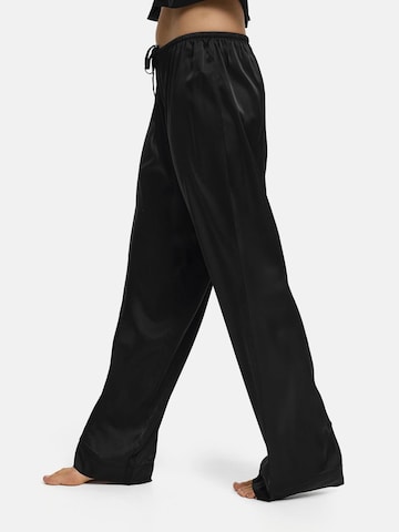 Pantaloncini da pigiama 'Satin Pyjamahose' di cfab (formerly creamy fabrics) in nero