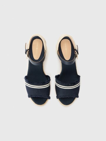 TOMMY HILFIGER Sandaal in Blauw