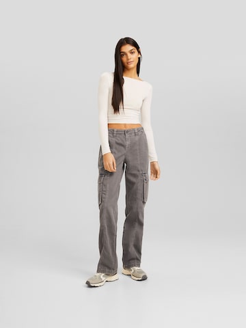 Bershka Loose fit Cargo trousers in Grey