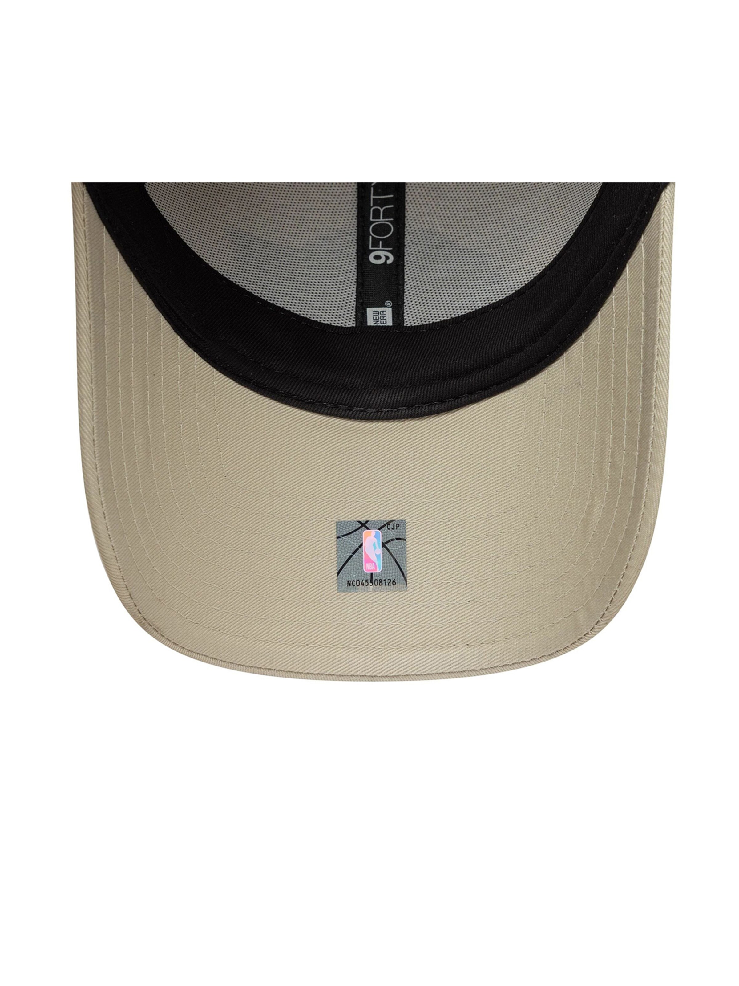 NEW ERA Cap 'NBA Metallic' in Beige