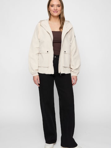 New View Performance Jacket in Beige