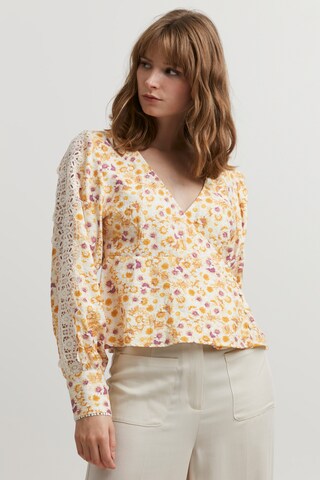 Atelier Rêve Blouse in White: front