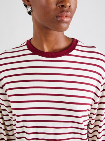 ABOUT YOU - Camiseta 'Nia' en rojo
