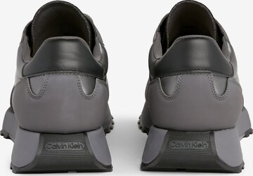 Calvin Klein Sneakers in Grau