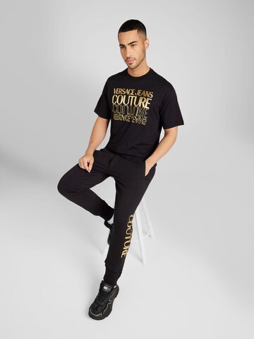 Versace Jeans Couture Μπλουζάκι σε μαύρο
