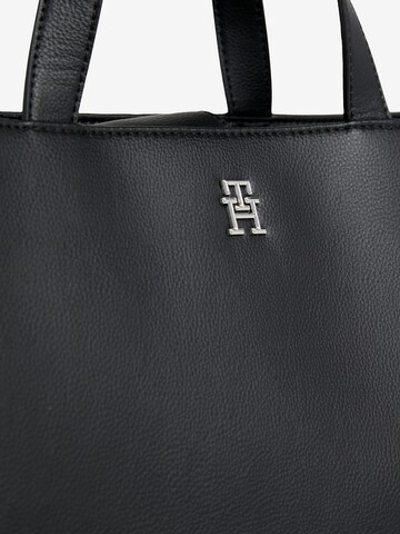 Borsa a mano 'Essential' di TOMMY HILFIGER in nero