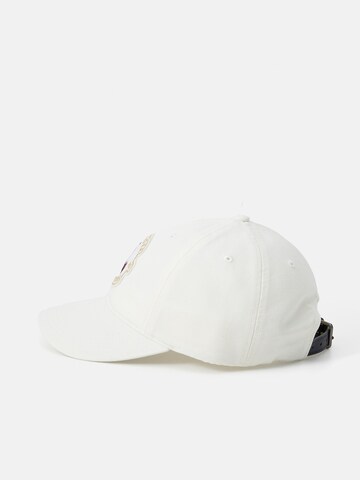 TOMMY HILFIGER Кепка в Бежевый: сбоку