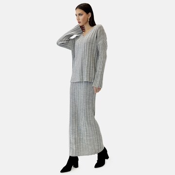 Elara Workwear in Grey