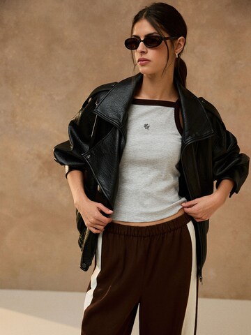 Haut Next en gris