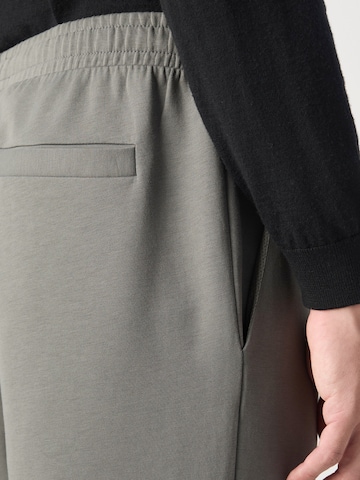 BOSS Green - Tapered Calças 'Hadiko' em cinzento
