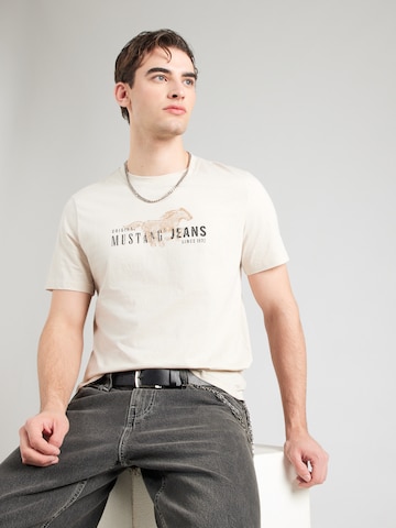 T-Shirt 'STYLE AUSTIN' MUSTANG en beige : devant