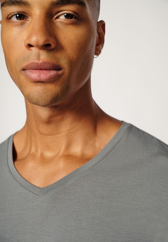 T-Shirt Skiny en gris