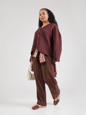 ONLY Carmakoma Neuletakki 'CARNAOMI' värissä punainen