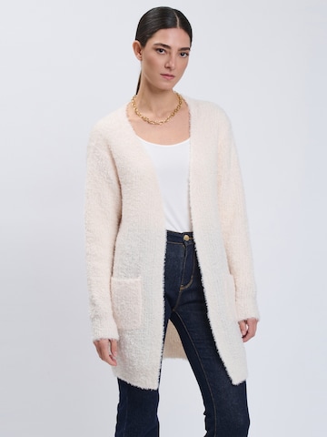 Influencer - Cárdigan en beige: frente