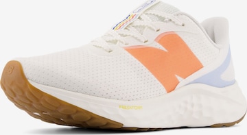 Scarpa da corsa 'Arishi v4' di new balance in bianco: frontale