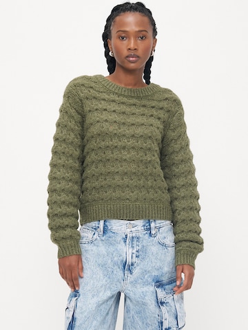 Vero Moda Petite Sweater 'VMLAURYN' in Green: front