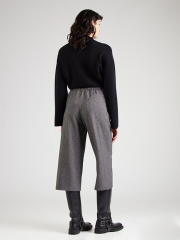 juoda VERO MODA Laisvas Klostuotos kelnės 'VMANNI'
