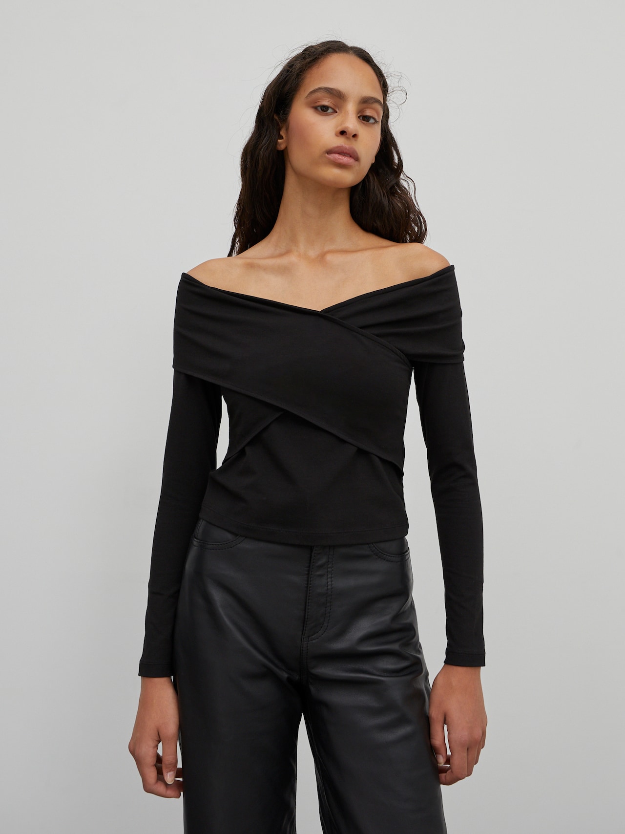 EDITED Produits T-shirt 'Sandra' noir