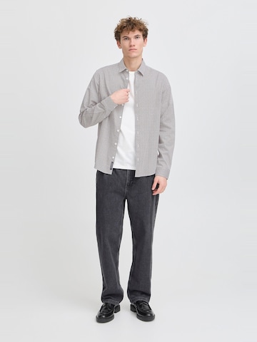 Coupe regular Chemise business ' CFFRIDI ' Casual Friday en gris