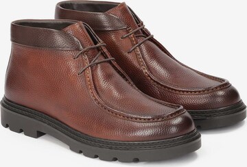 Kazar Chukka boots σε καφέ