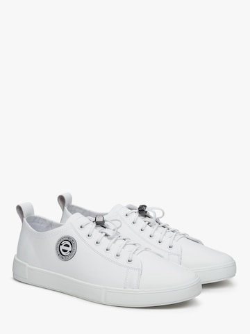 Baskets basses '12142' Estro en blanc : devant