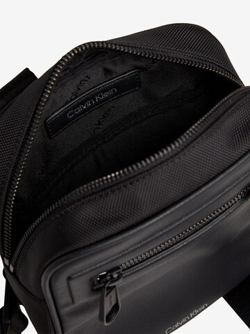 Calvin Klein Crossbody Bag 'ELEVATED' in Black