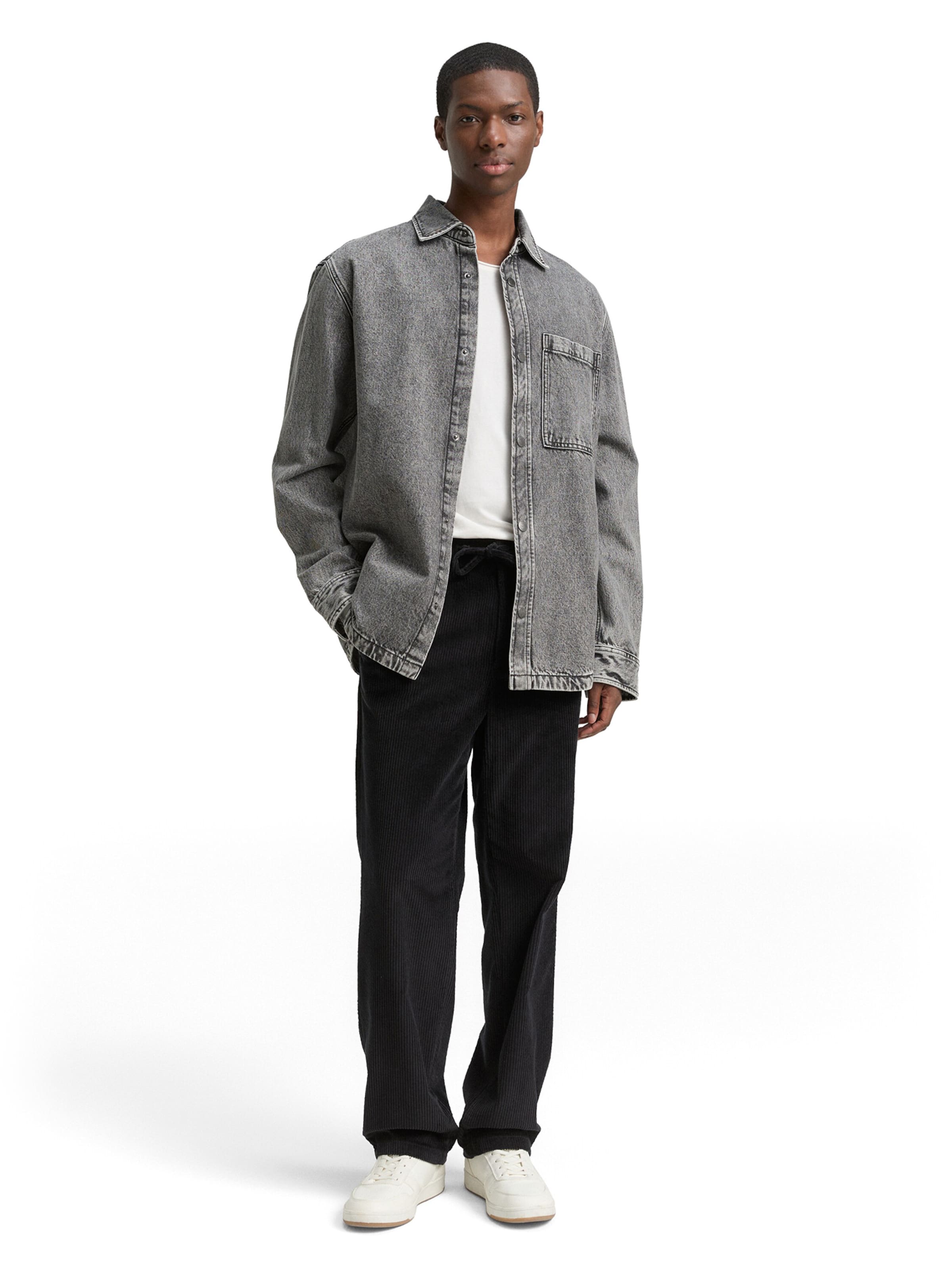 TOM TAILOR DENIM Широка кройка Панталон Chino в черно