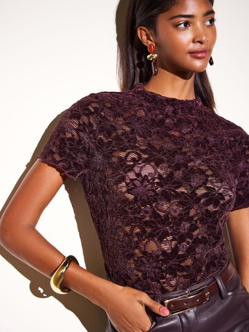 Friends Like These Blouse in Lila